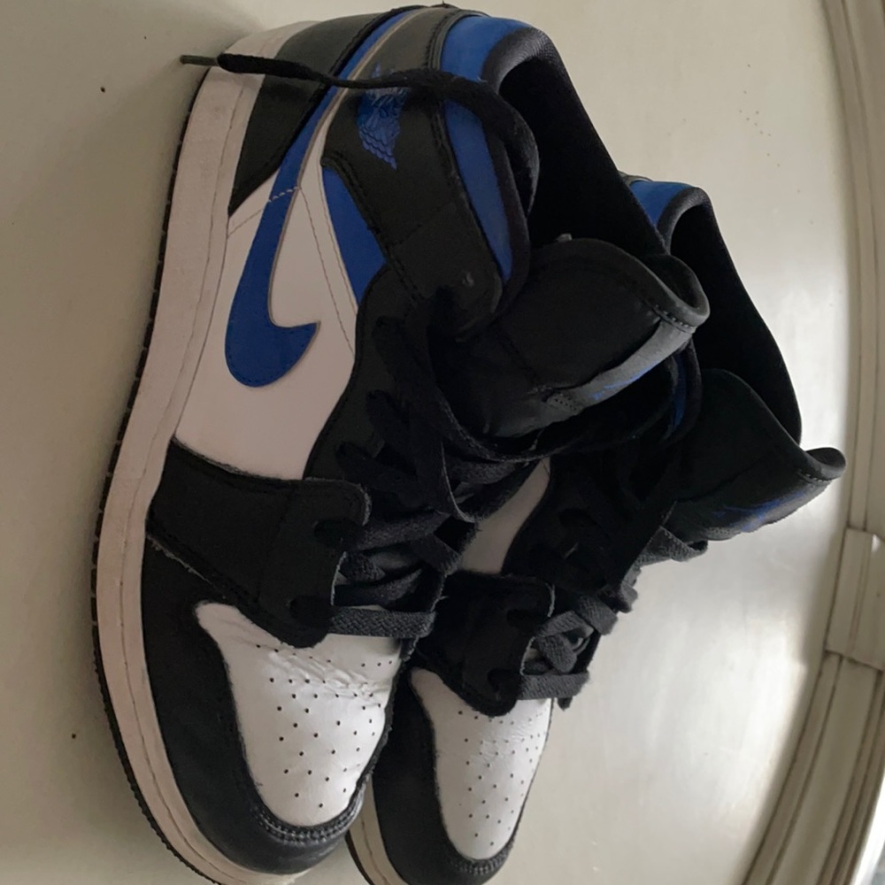 Race Blue/Black/White Air Jordans size 6.5Y